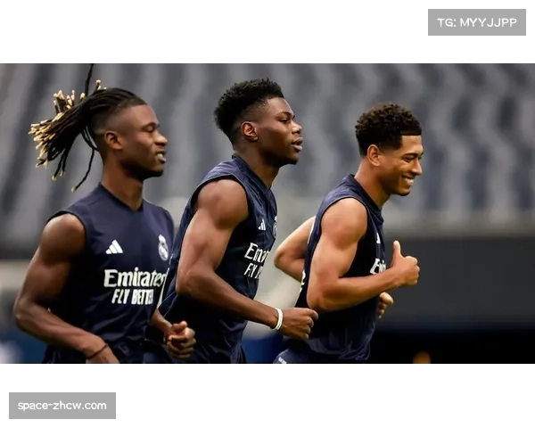 深度战术:解析那不勒斯“小快灵”前锋群如何破解意甲密集防守难题 深度战术:解析那不勒斯“小快灵”前锋群如何破解意甲密集防守难题